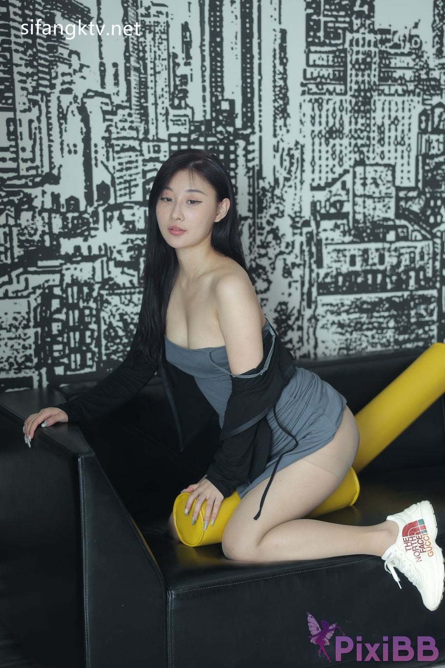 XR Uncensored Gu Chuchu Maily R18 XIUREN model New goddess Multiple sets of uniforms are full temptation PixiBB.COM 300