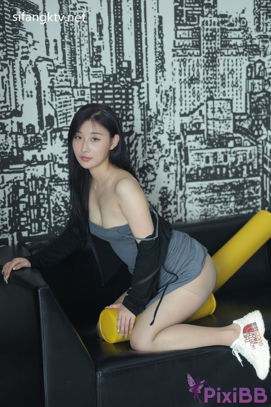 XR Uncensored Gu Chuchu Maily R18 XIUREN model New goddess Multiple sets of uniforms are full temptation PixiBB.COM 307
