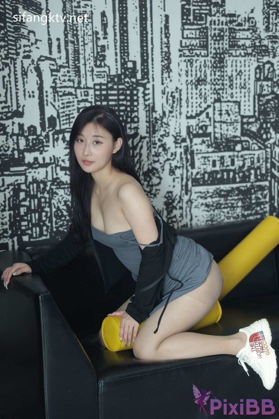 XR Uncensored Gu Chuchu Maily R18 XIUREN model New goddess Multiple sets of uniforms are full temptation PixiBB.COM 308