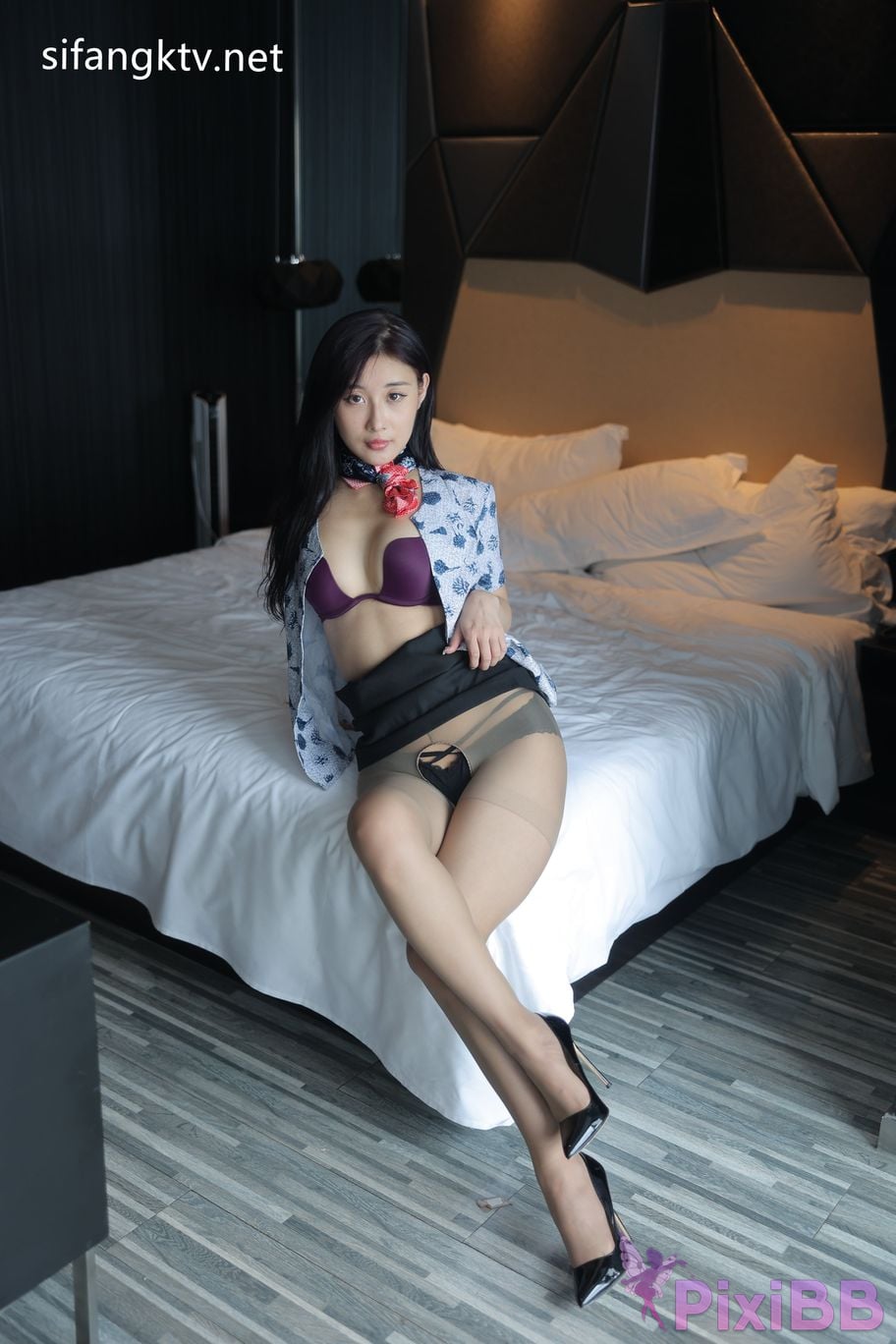 XR Uncensored Gu Chuchu Maily R18 XIUREN model New goddess Multiple sets of uniforms are full temptation PixiBB.COM 369