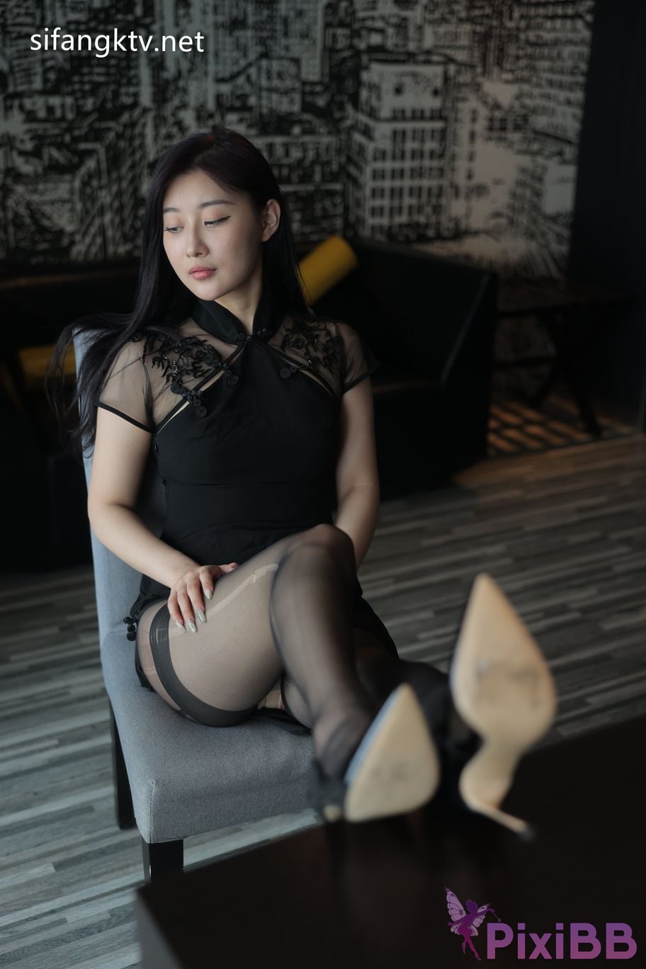 XR Uncensored Gu Chuchu Maily R18 XIUREN model New goddess Multiple sets of uniforms are full temptation PixiBB.COM 880