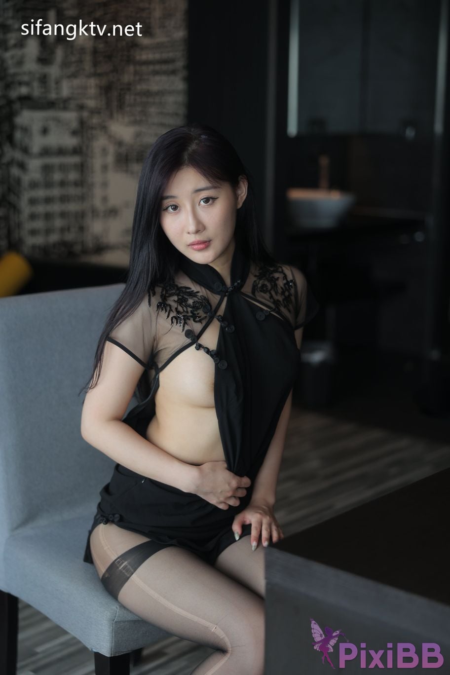 XR Uncensored Gu Chuchu Maily R18 XIUREN model New goddess Multiple sets of uniforms are full temptation PixiBB.COM 915