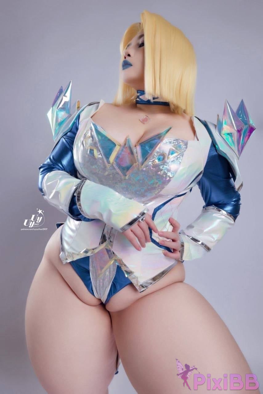 Uy Uy Emma Frost PixiBB.COM 11