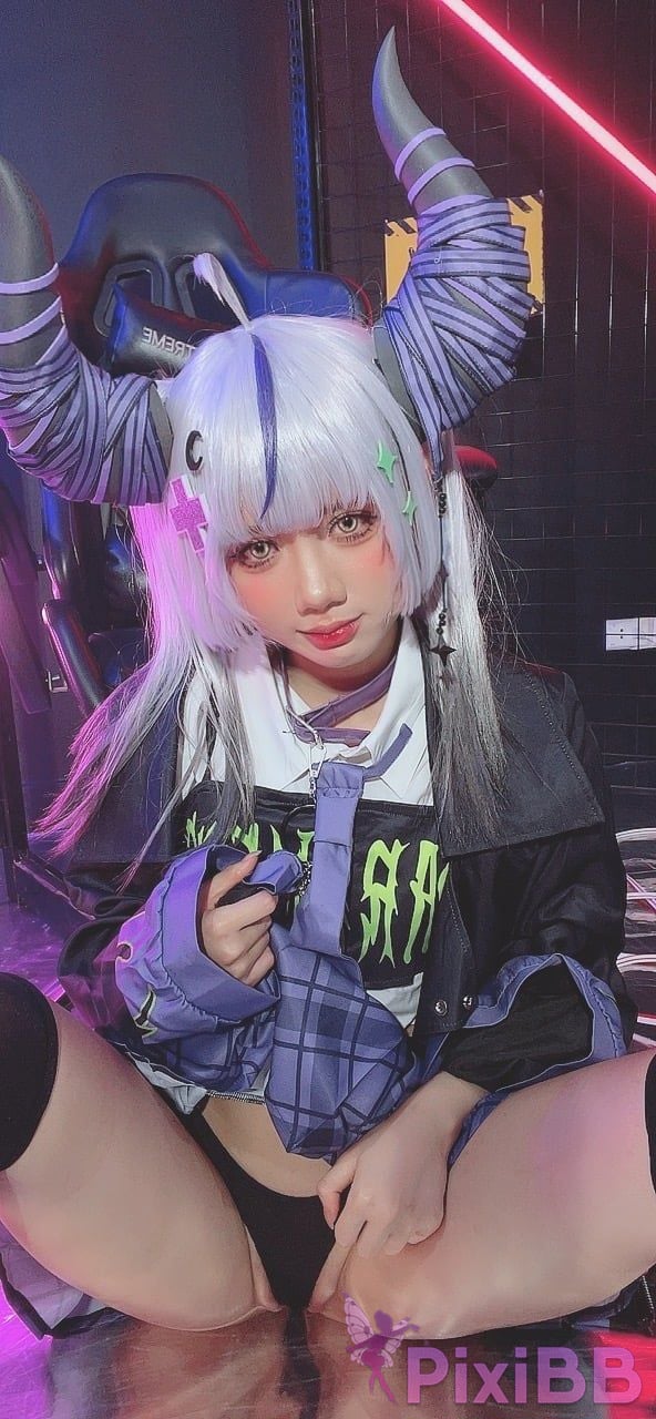 Cosplayer PoppaChan Laplus Darkness Hololive PixiBB.COM 056