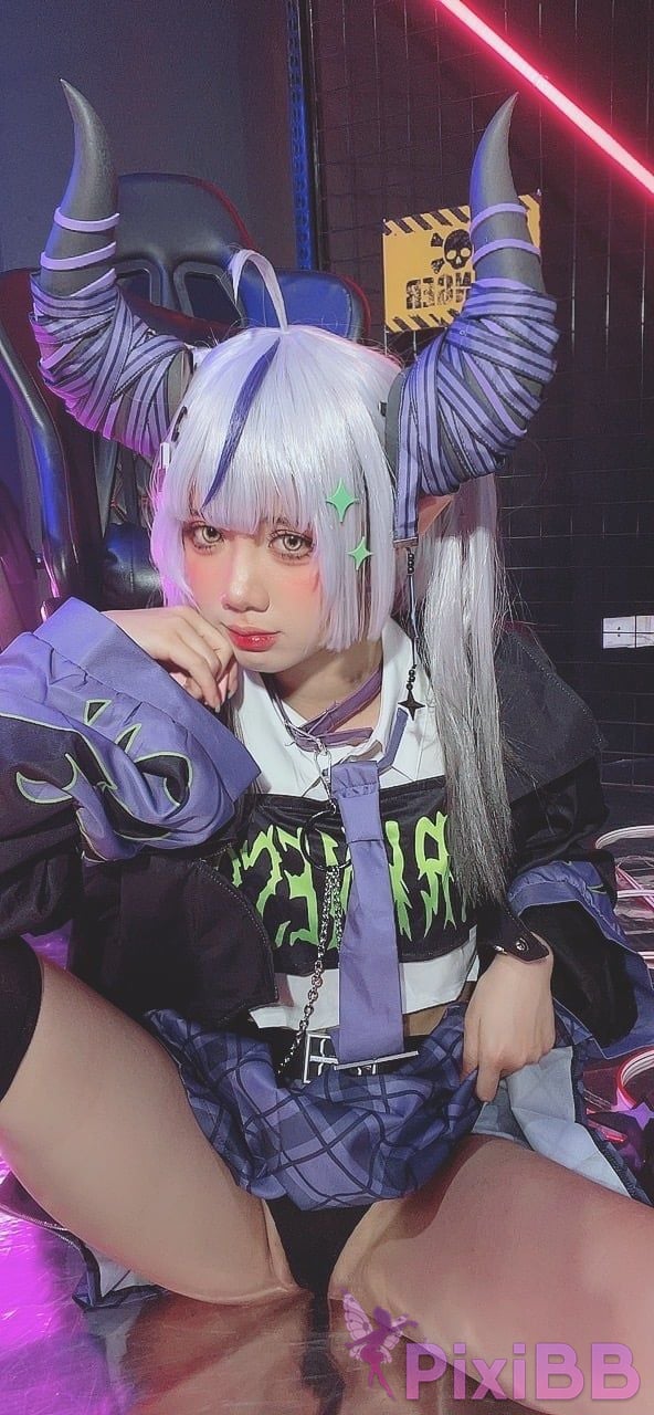 Cosplayer PoppaChan Laplus Darkness Hololive PixiBB.COM 059