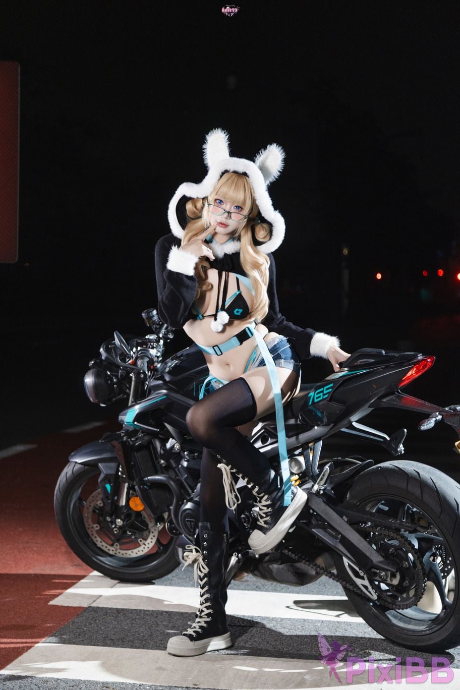 Cosplayer Qiqi be good racing girl PixiBB.COM 067