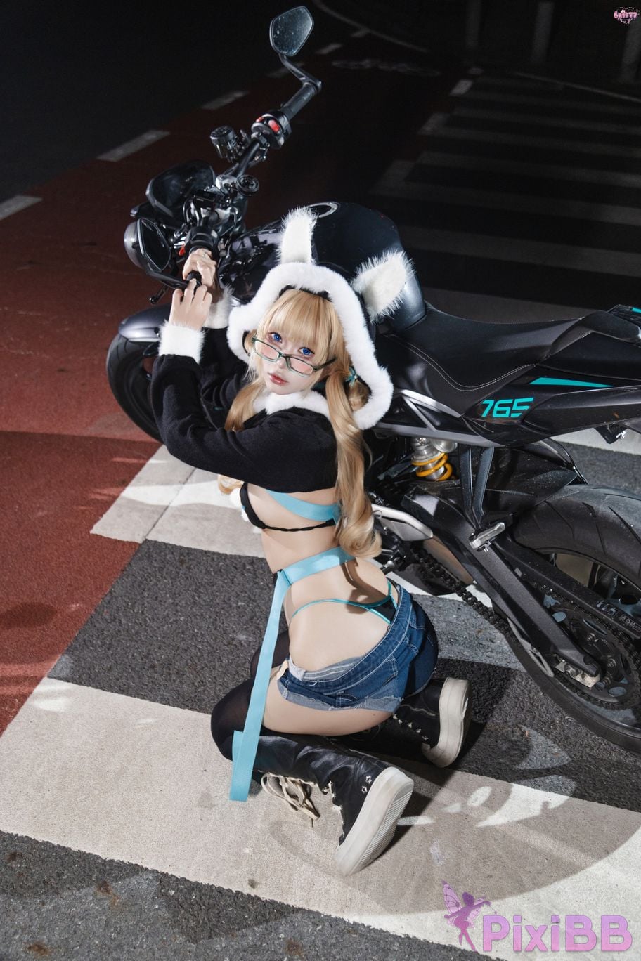 Cosplayer Qiqi be good racing girl PixiBB.COM 088