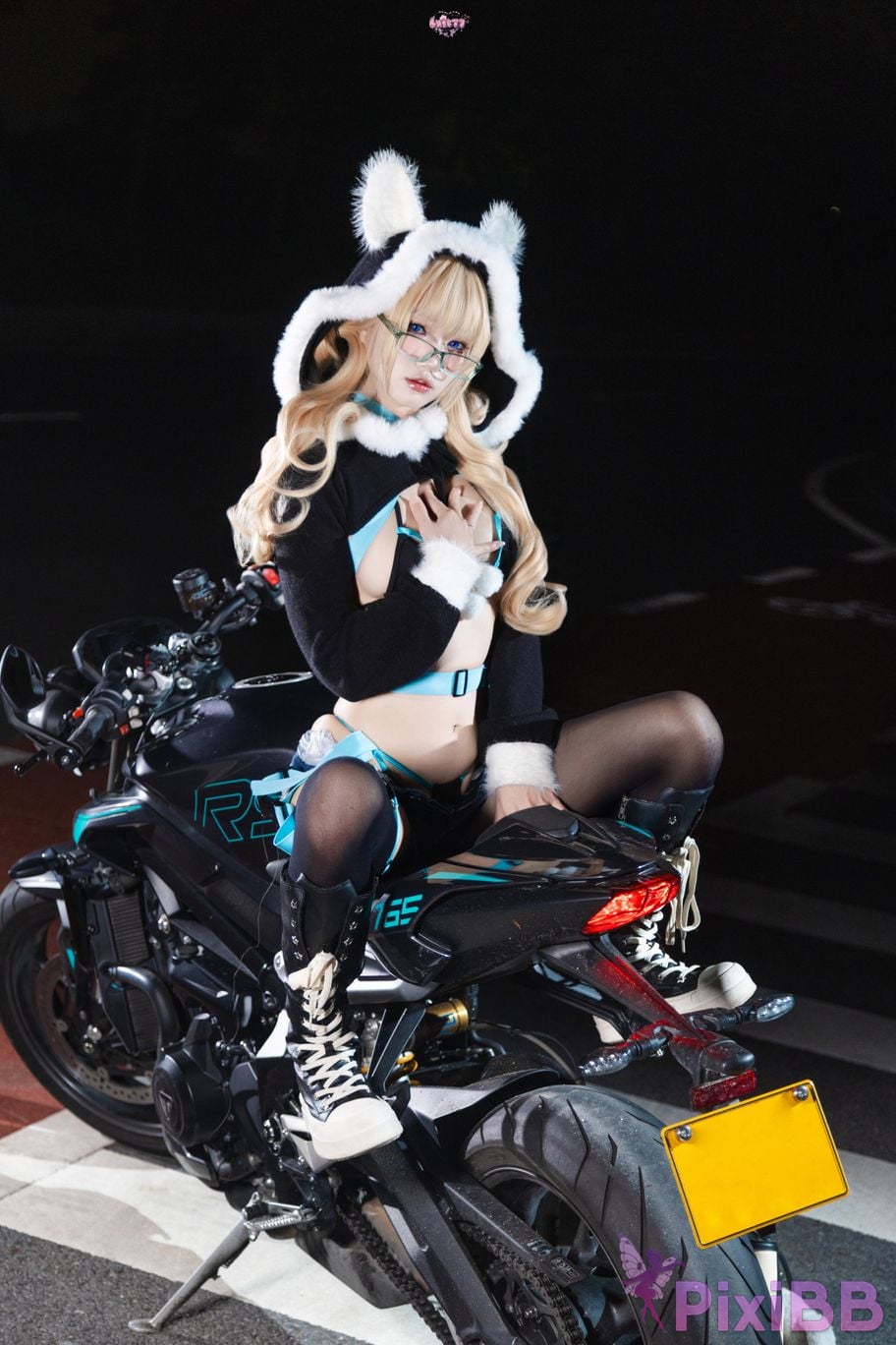 Cosplayer Qiqi be good racing girl PixiBB.COM 094