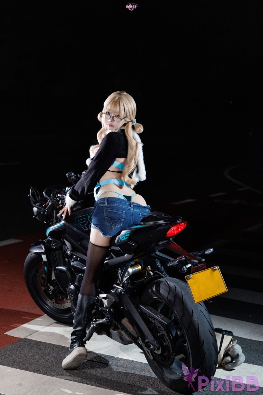 Cosplayer Qiqi be good racing girl PixiBB.COM 114
