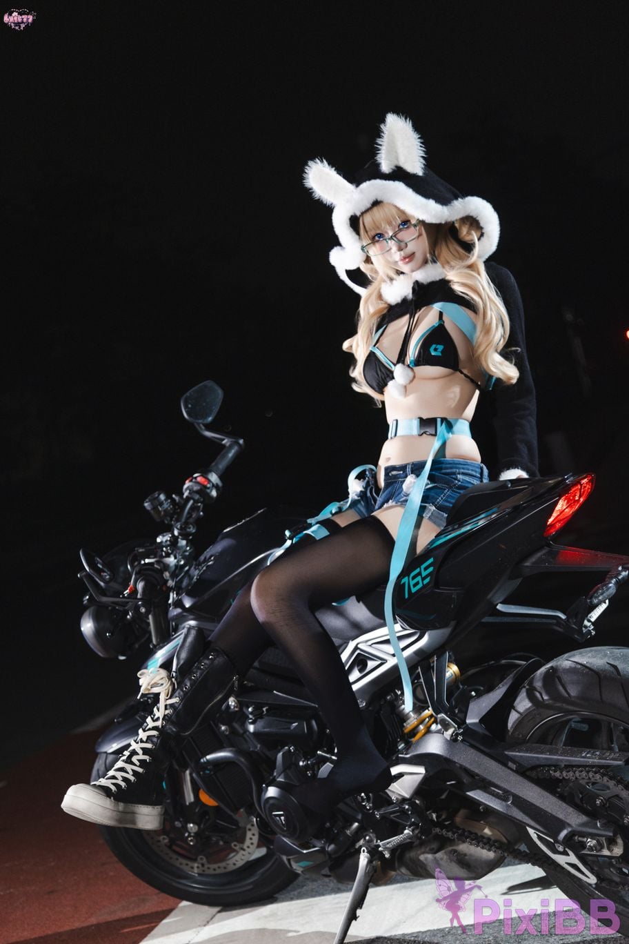 Cosplayer Qiqi be good racing girl PixiBB.COM 133