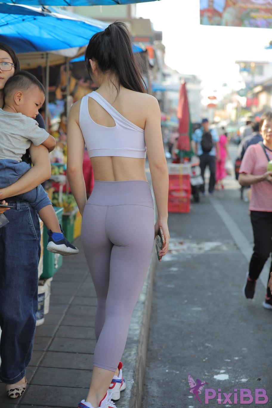 Featured Street Photography Works No.5612 Beautiful girl in gray yoga pants PixiBB.COM 078