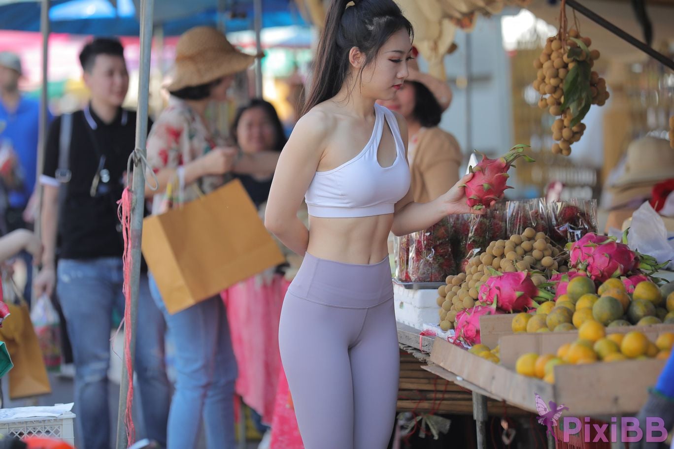 Featured Street Photography Works No.5612 Beautiful girl in gray yoga pants PixiBB.COM 092