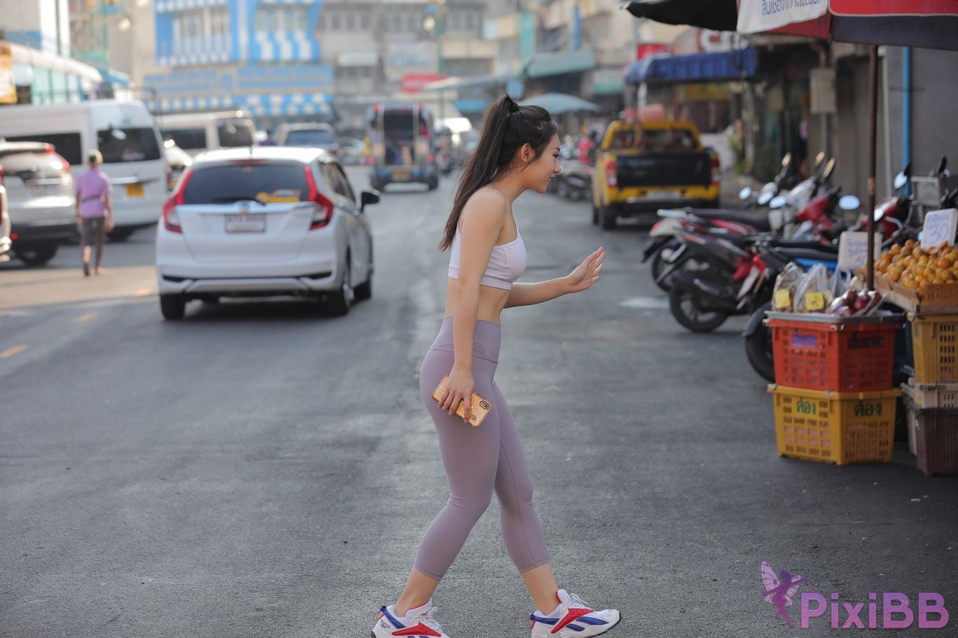 Featured Street Photography Works No.5612 Beautiful girl in gray yoga pants PixiBB.COM 114