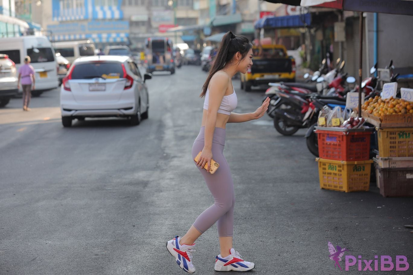 Featured Street Photography Works No.5612 Beautiful girl in gray yoga pants PixiBB.COM 115