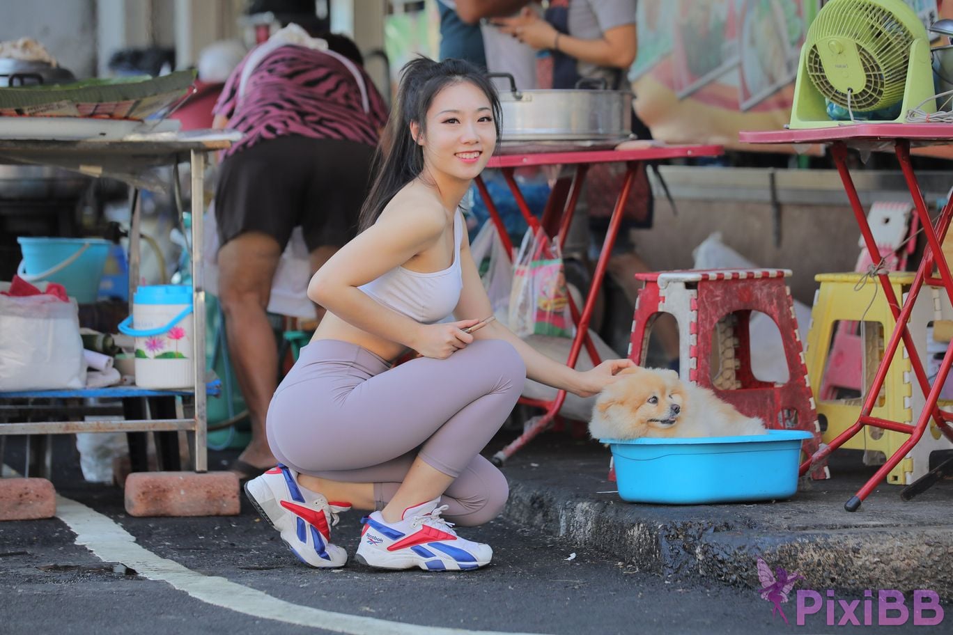Featured Street Photography Works No.5612 Beautiful girl in gray yoga pants PixiBB.COM 144