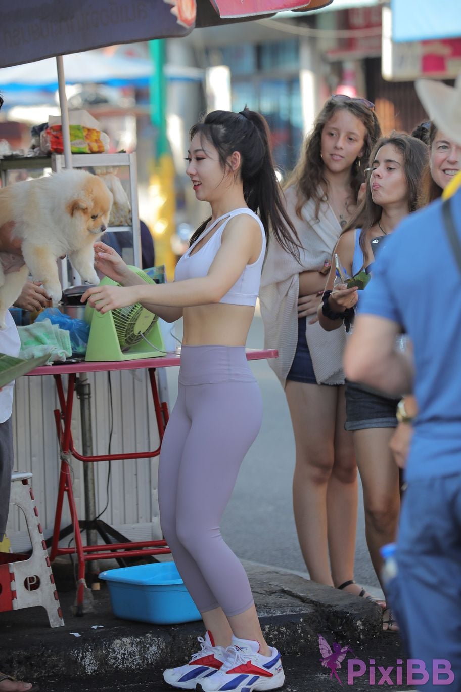 Featured Street Photography Works No.5612 Beautiful girl in gray yoga pants PixiBB.COM 181