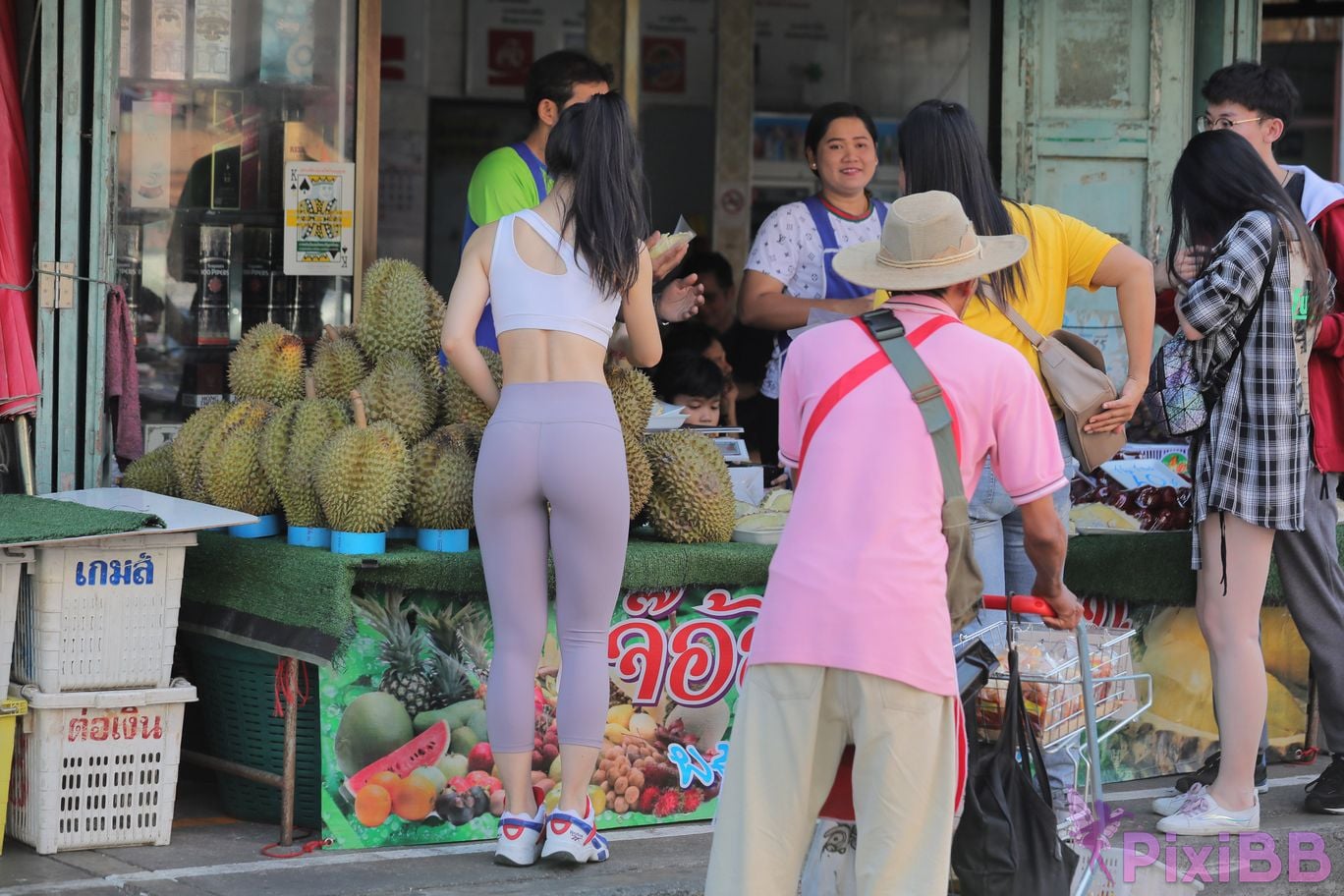 Featured Street Photography Works No.5612 Beautiful girl in gray yoga pants PixiBB.COM 197