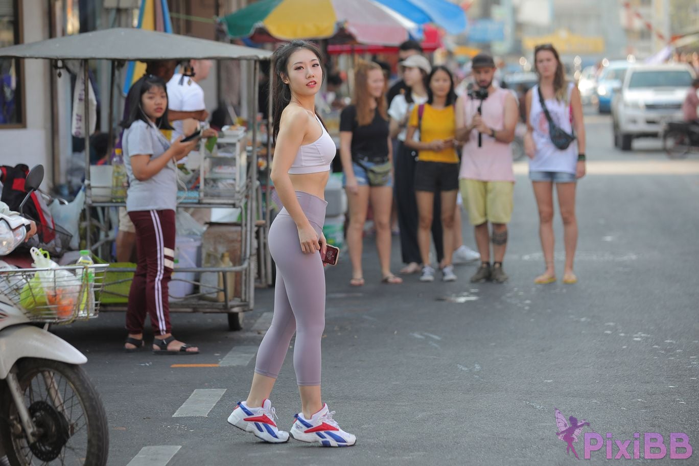 Featured Street Photography Works No.5612 Beautiful girl in gray yoga pants PixiBB.COM 207