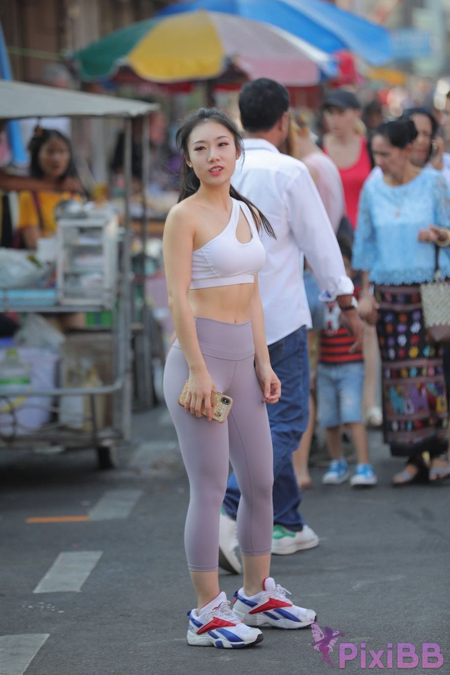 Featured Street Photography Works No.5612 Beautiful girl in gray yoga pants PixiBB.COM 223