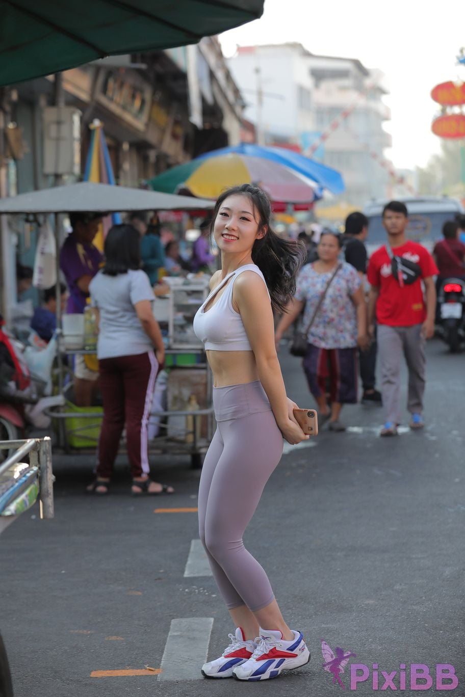 Featured Street Photography Works No.5612 Beautiful girl in gray yoga pants PixiBB.COM 277