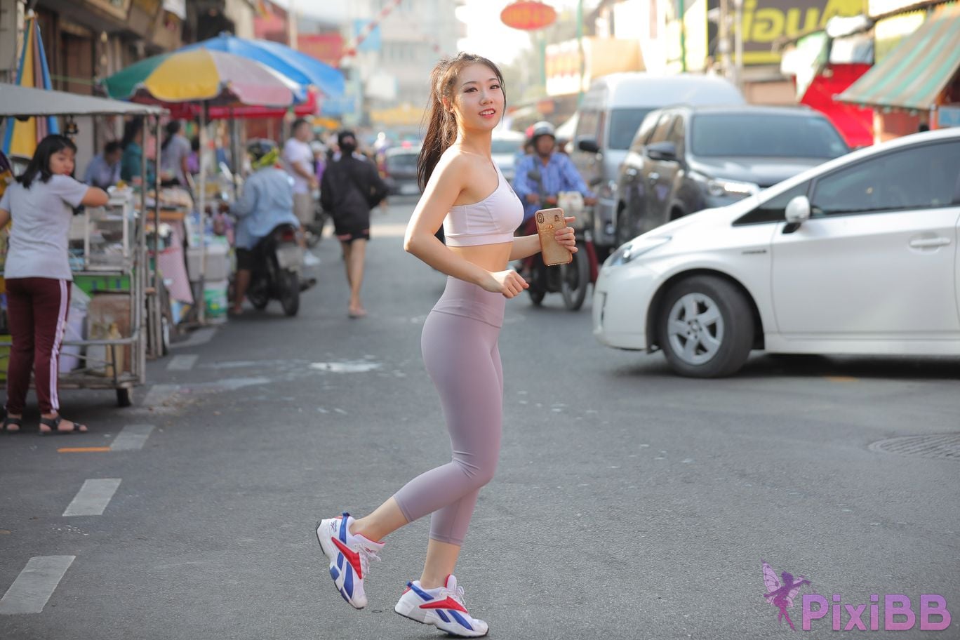 Featured Street Photography Works No.5612 Beautiful girl in gray yoga pants PixiBB.COM 282