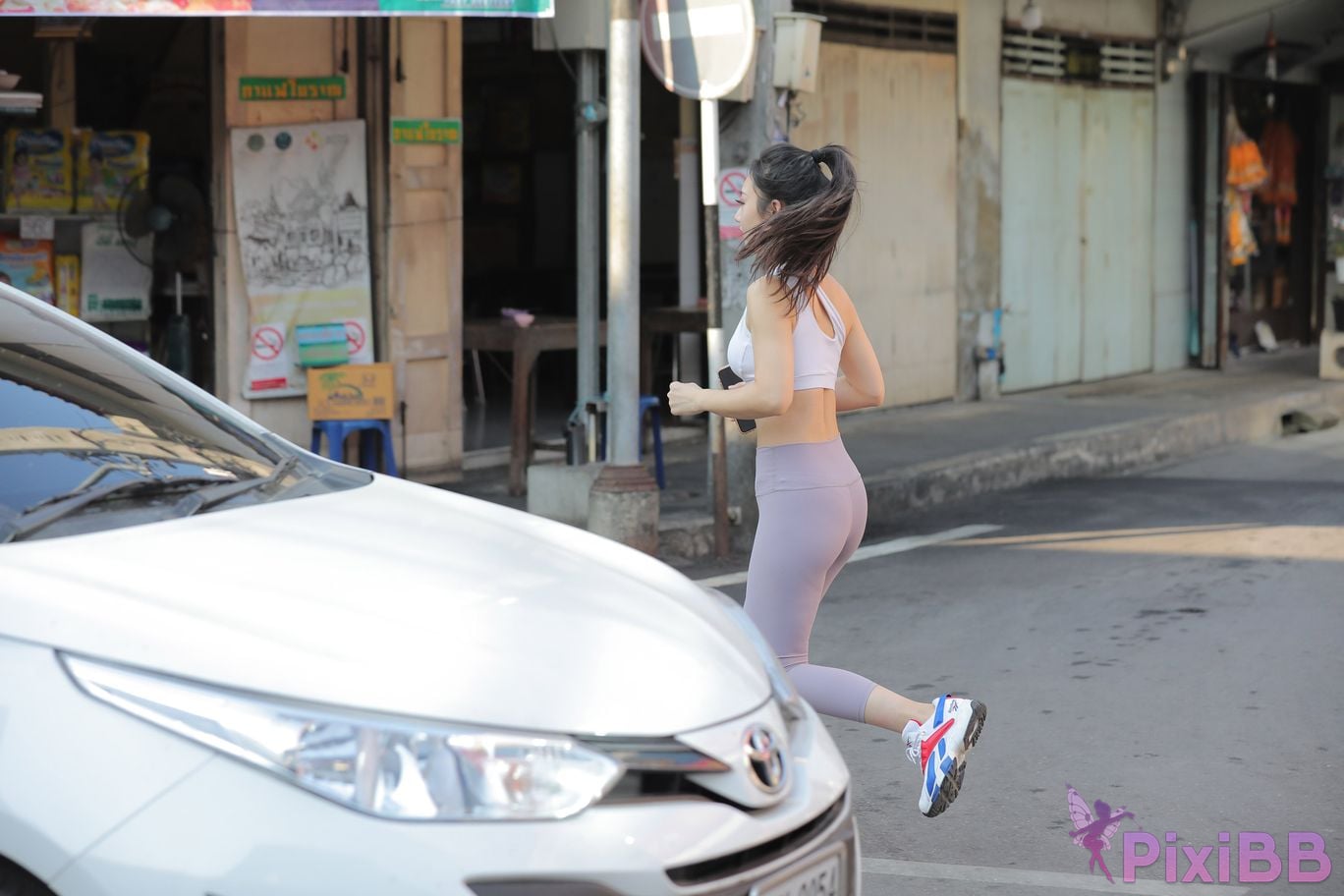 Featured Street Photography Works No.5612 Beautiful girl in gray yoga pants PixiBB.COM 307