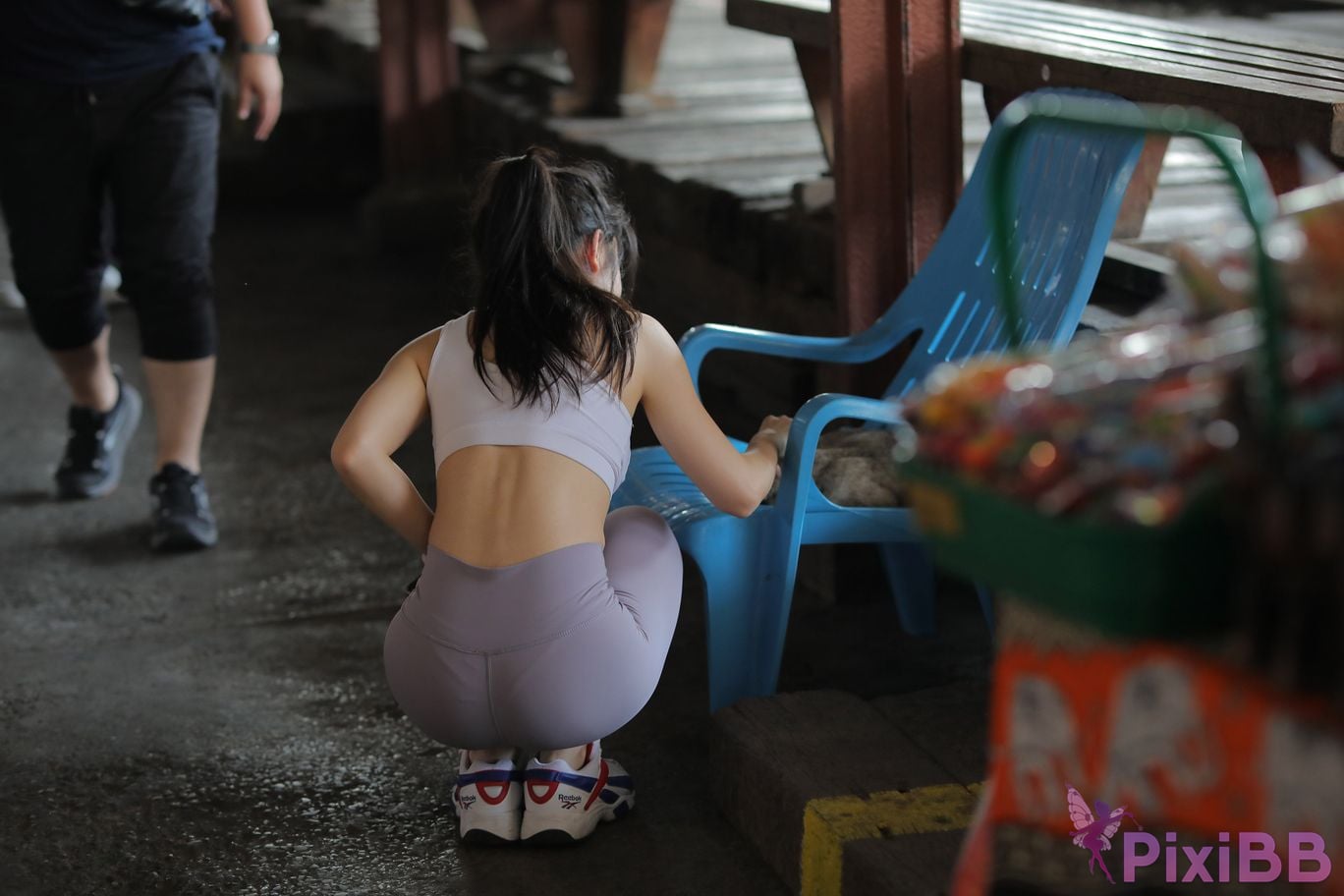 Featured Street Photography Works No.5612 Beautiful girl in gray yoga pants PixiBB.COM 596