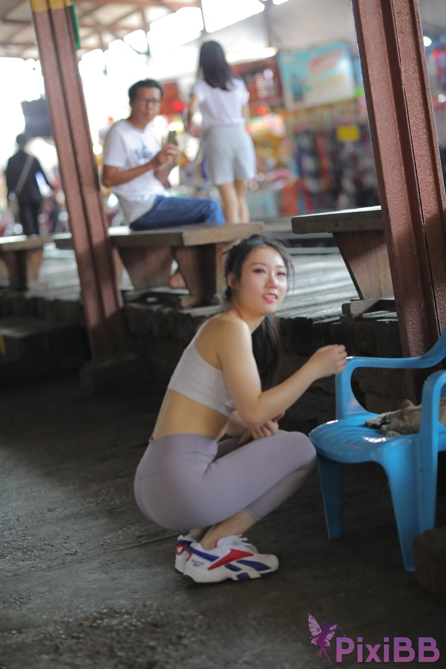 Featured Street Photography Works No.5612 Beautiful girl in gray yoga pants PixiBB.COM 608