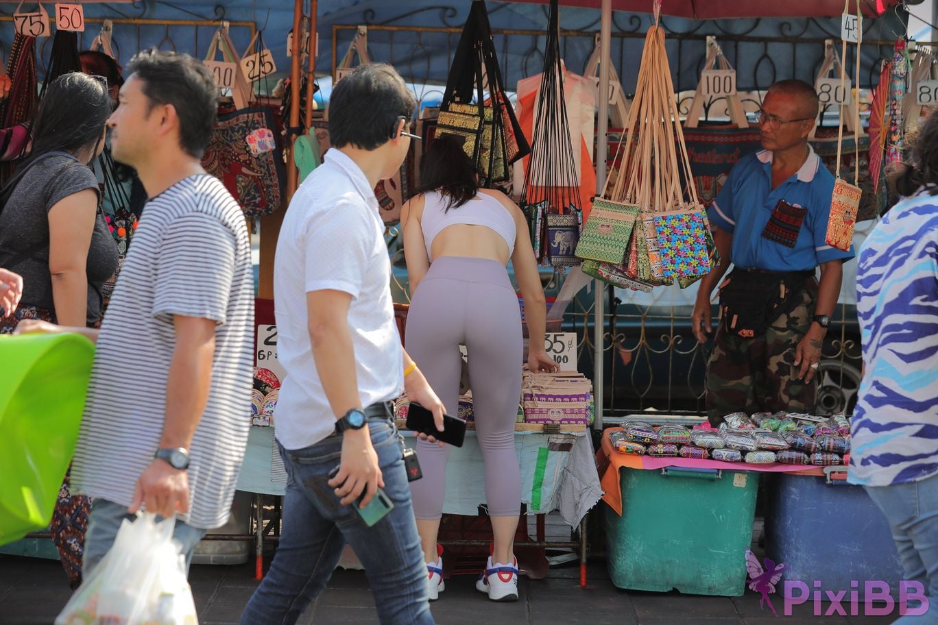 Featured Street Photography Works No.5612 Beautiful girl in gray yoga pants PixiBB.COM 776