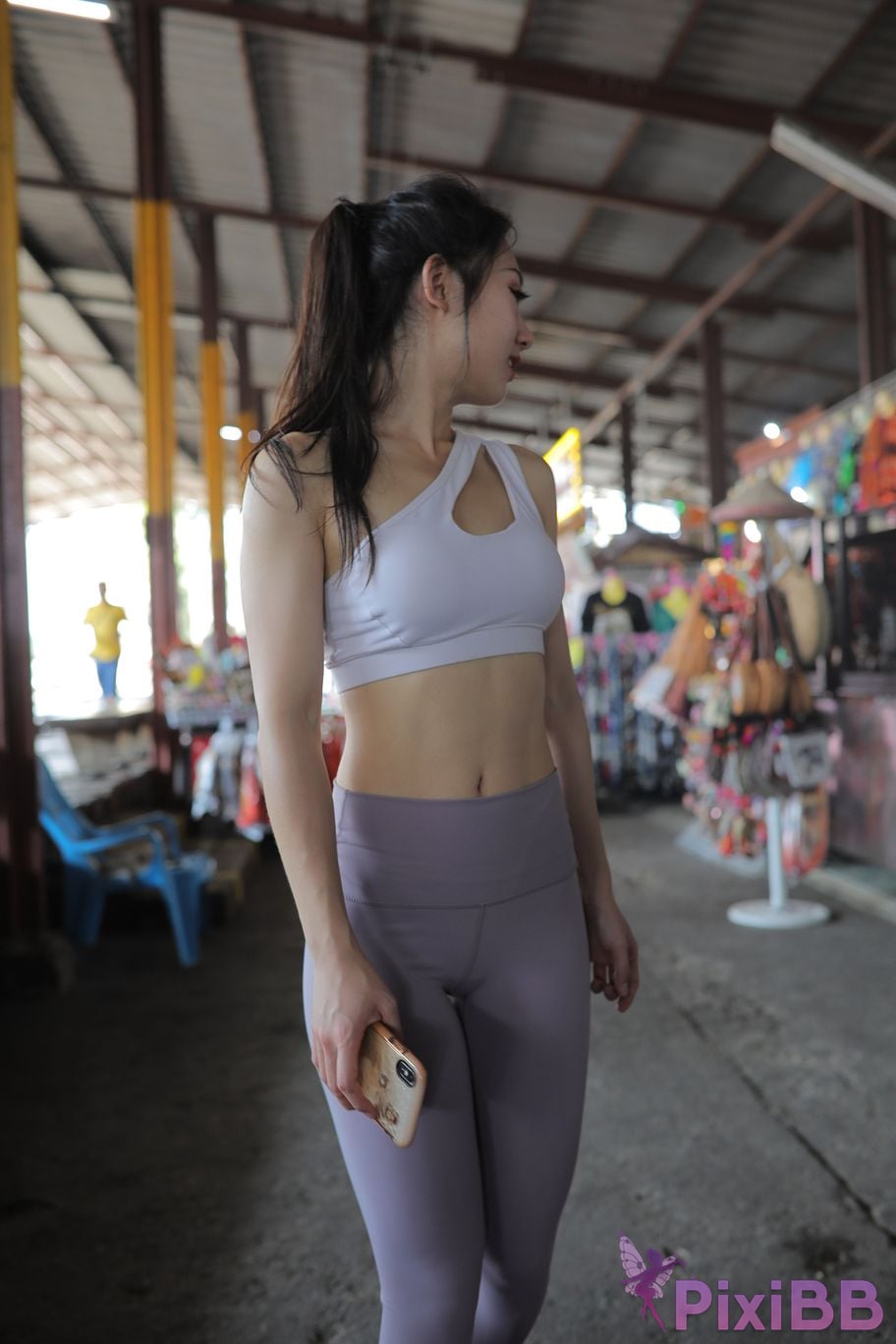 Featured Street Photography Works No.5612 Beautiful girl in gray yoga pants PixiBB.COM 813