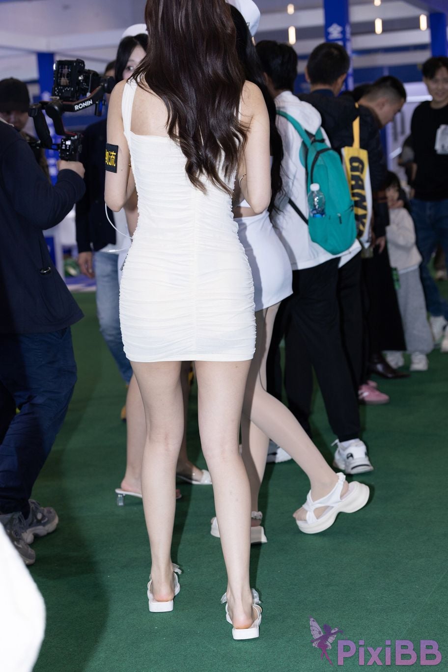 Featured Street Photography Works No.5616 Xiaoyoumi in white short skirt PixiBB.COM 005