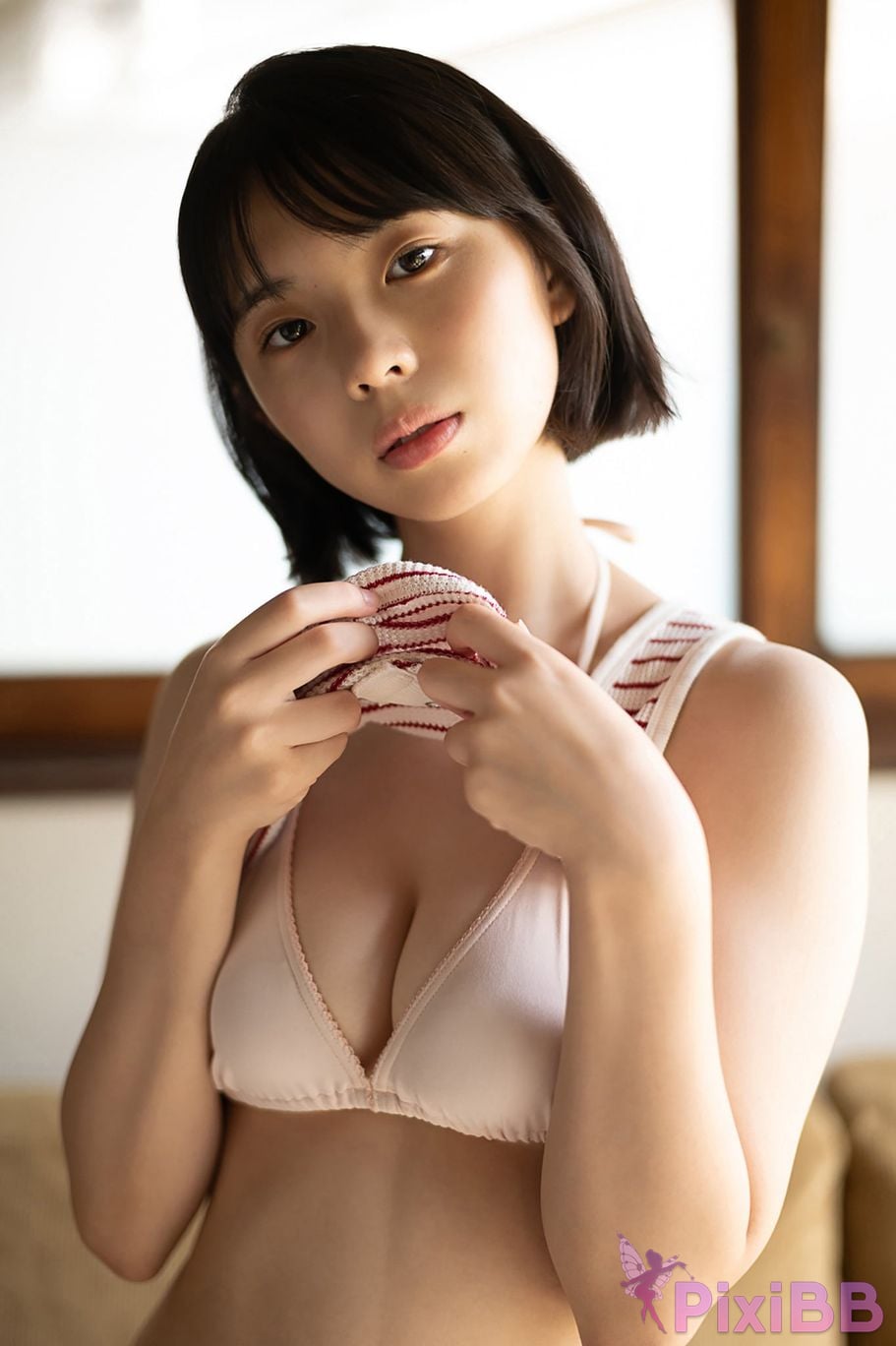Japanese Idol Kikuchi Hina Himena Y o u n g M a z i e O t h r Young Magazine Digital Photo Collection PixiBB.COM 031