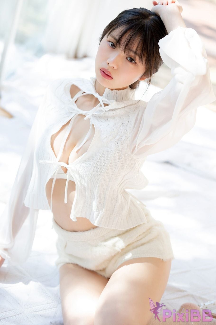 Japanese Idol Kikuchi Hina Young Magazine PixiBB.COM 001