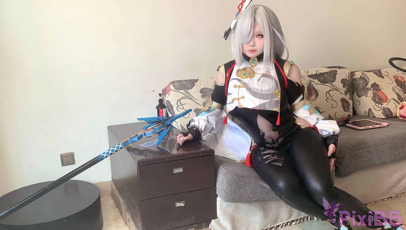Cosplayer chun ai neko Genshin Shen He PixiBB.COM 001