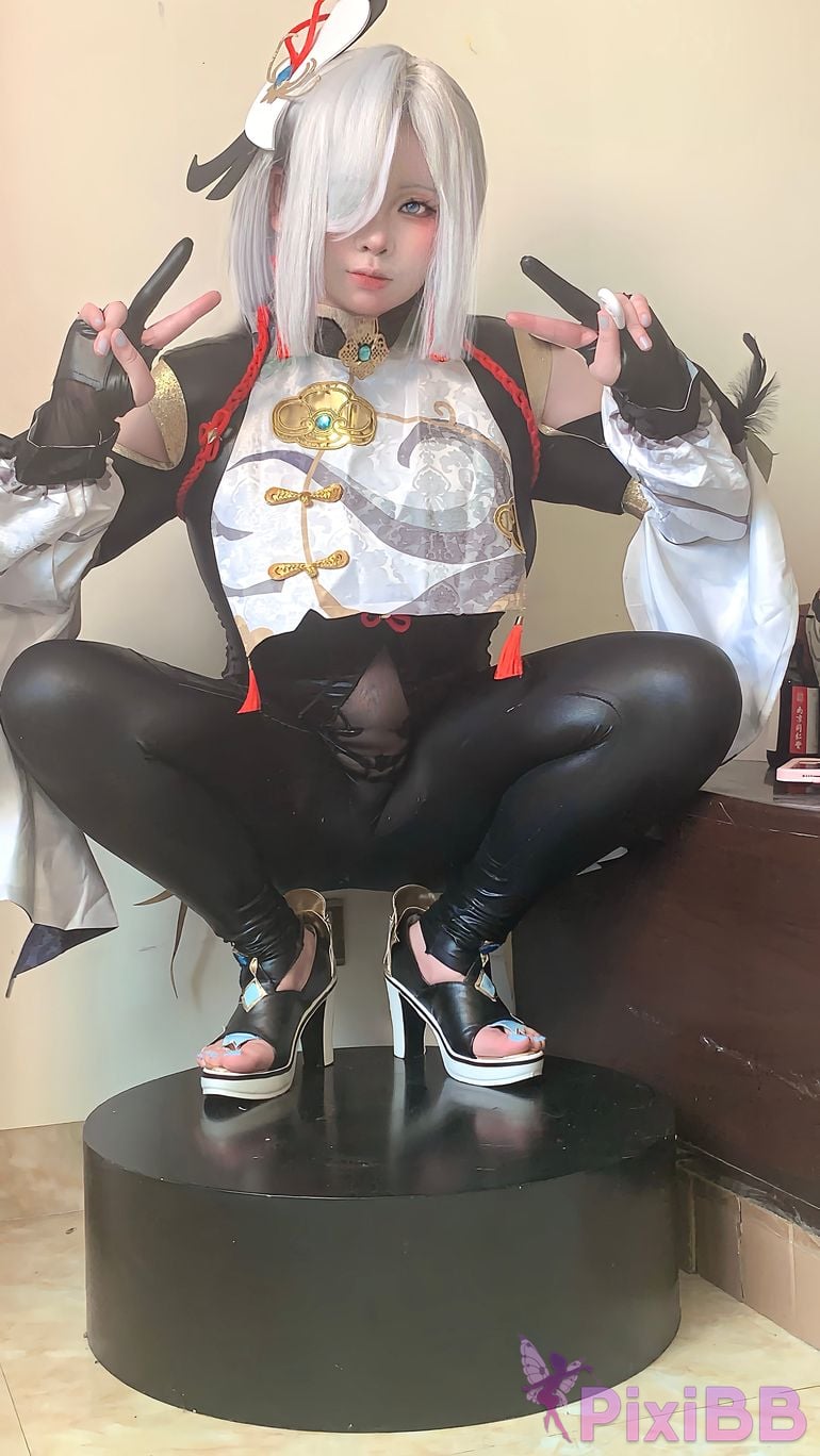 Cosplayer chun ai neko Genshin Shen He PixiBB.COM 002