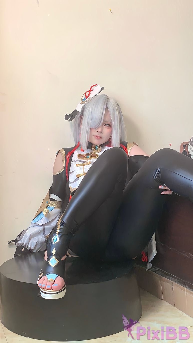 Cosplayer chun ai neko Genshin Shen He PixiBB.COM 008