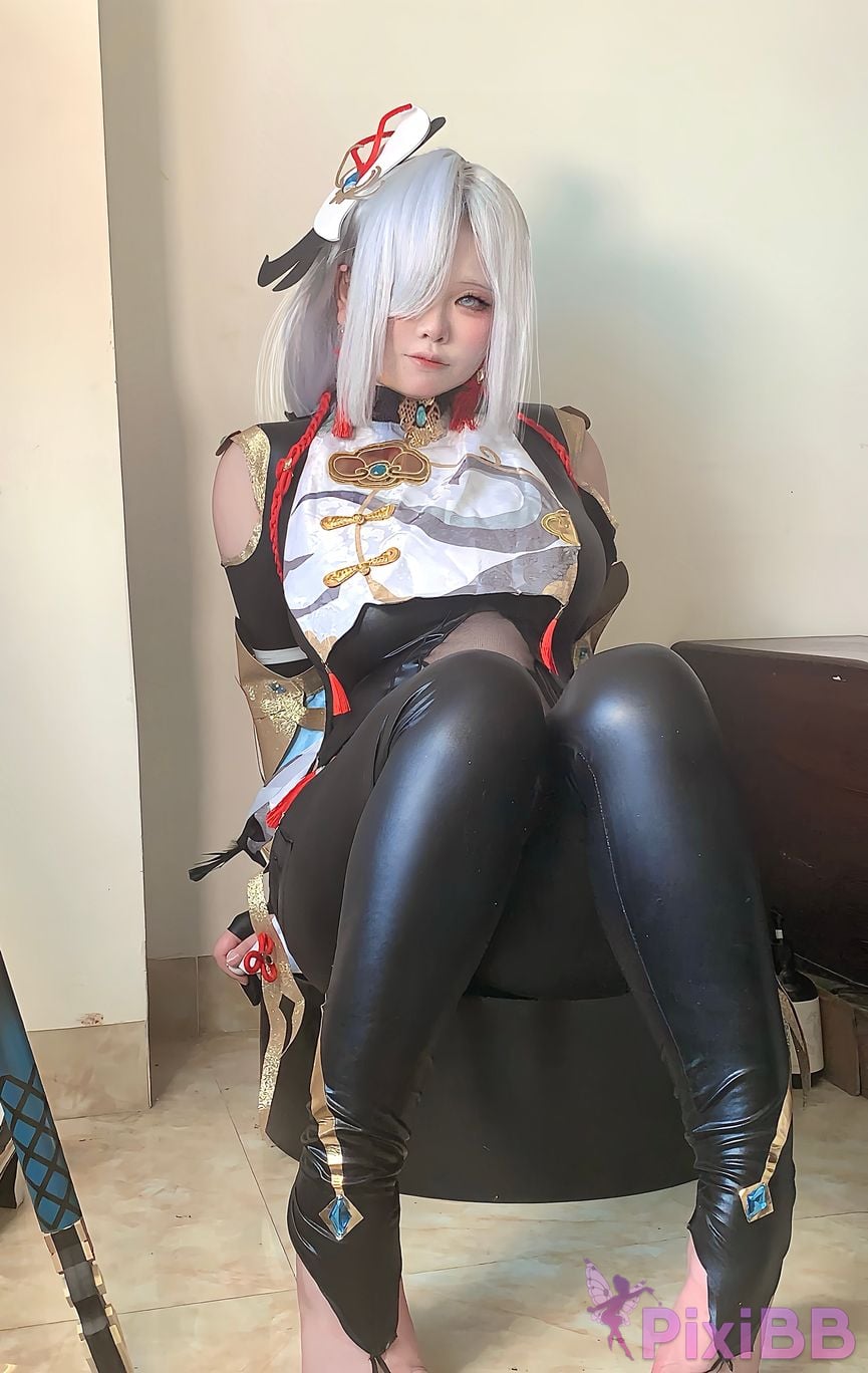 Cosplayer chun ai neko Genshin Shen He PixiBB.COM 020