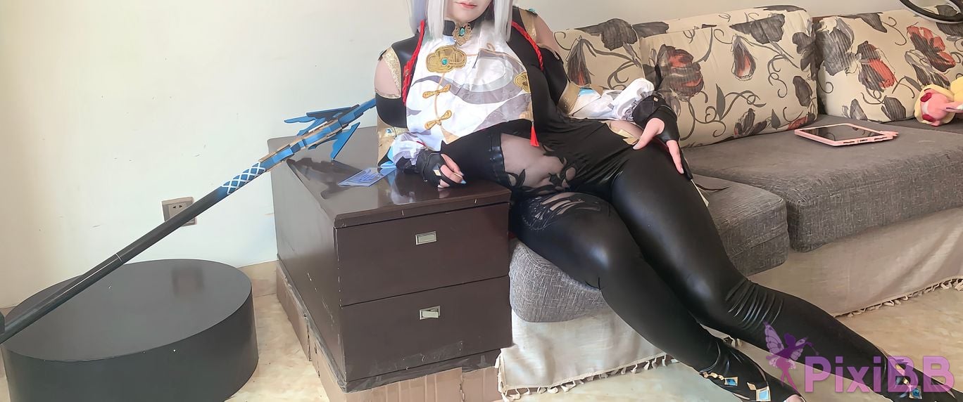 Cosplayer chun ai neko Genshin Shen He PixiBB.COM 023