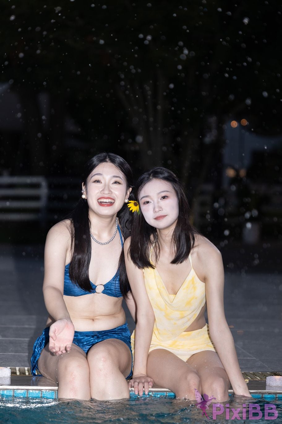 Featured Street Photography Works No.5622 blue and yellow swimsuit bikini PixiBB.COM 181
