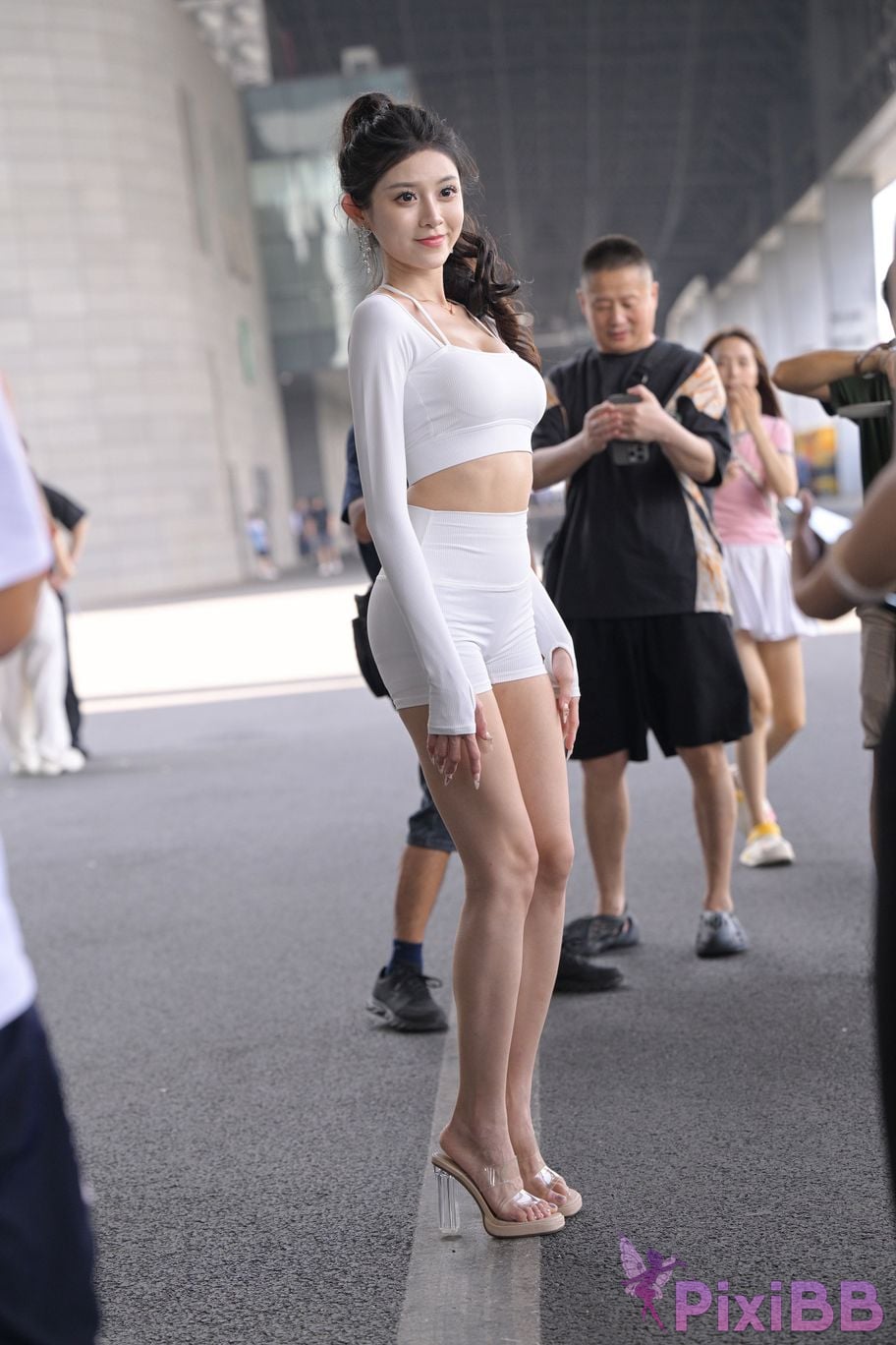 Featured Street Photography Works No.5627 Tight white hot pants PixiBB.COM 133