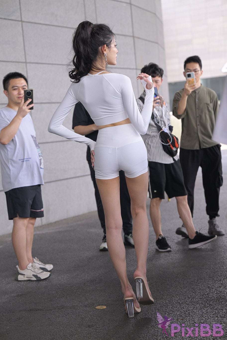Featured Street Photography Works No.5627 Tight white hot pants PixiBB.COM 138