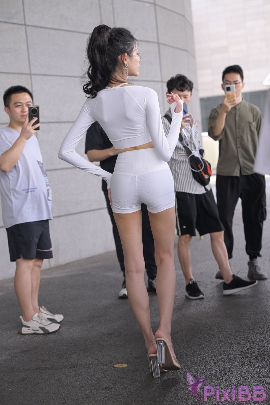 Featured Street Photography Works No.5627 Tight white hot pants PixiBB.COM 139