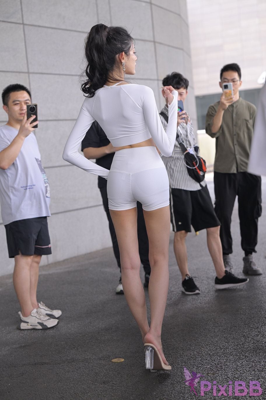 Featured Street Photography Works No.5627 Tight white hot pants PixiBB.COM 140