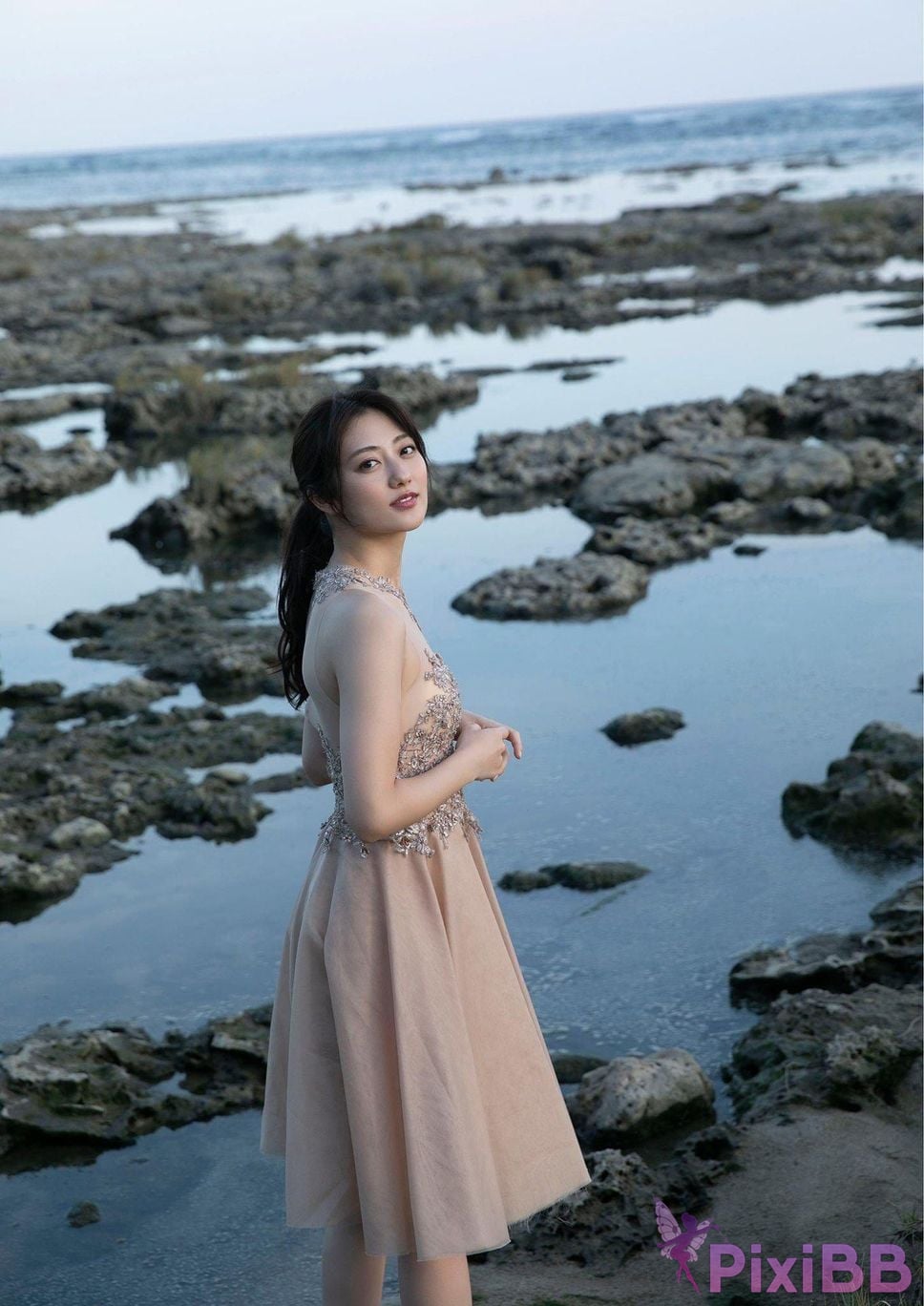 Japanese Idol Okuyama Kazusa Brilliant Body Spisan gravure photo book PixiBB.COM 011
