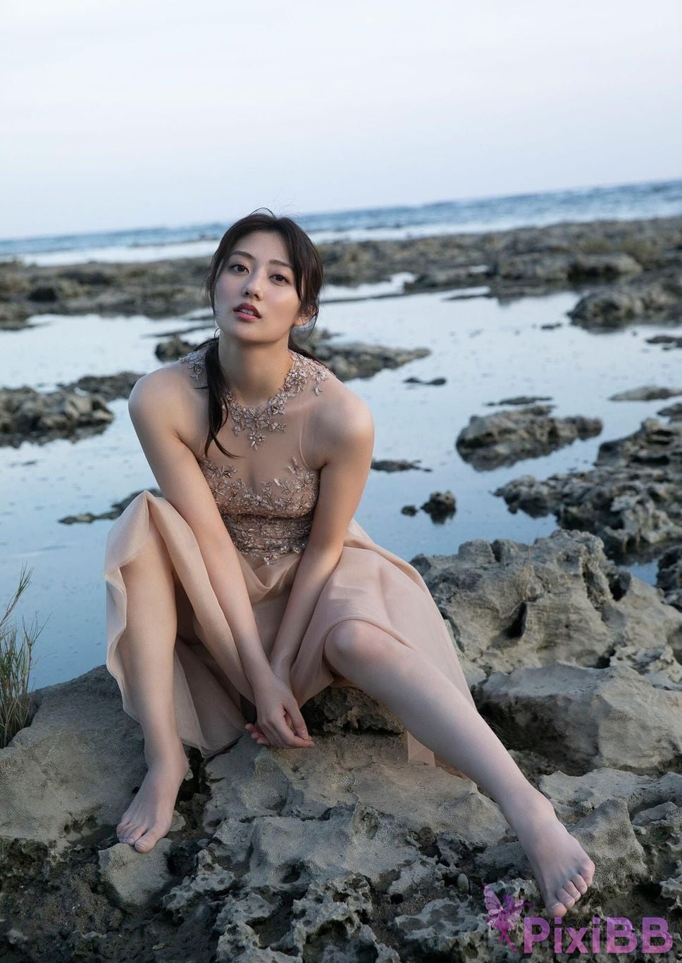 Japanese Idol Okuyama Kazusa Brilliant Body Spisan gravure photo book PixiBB.COM 012