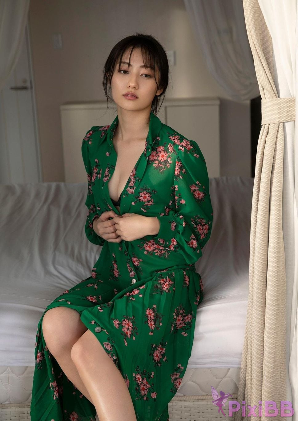 Japanese Idol Okuyama Kazusa Brilliant Body Spisan gravure photo book PixiBB.COM 031