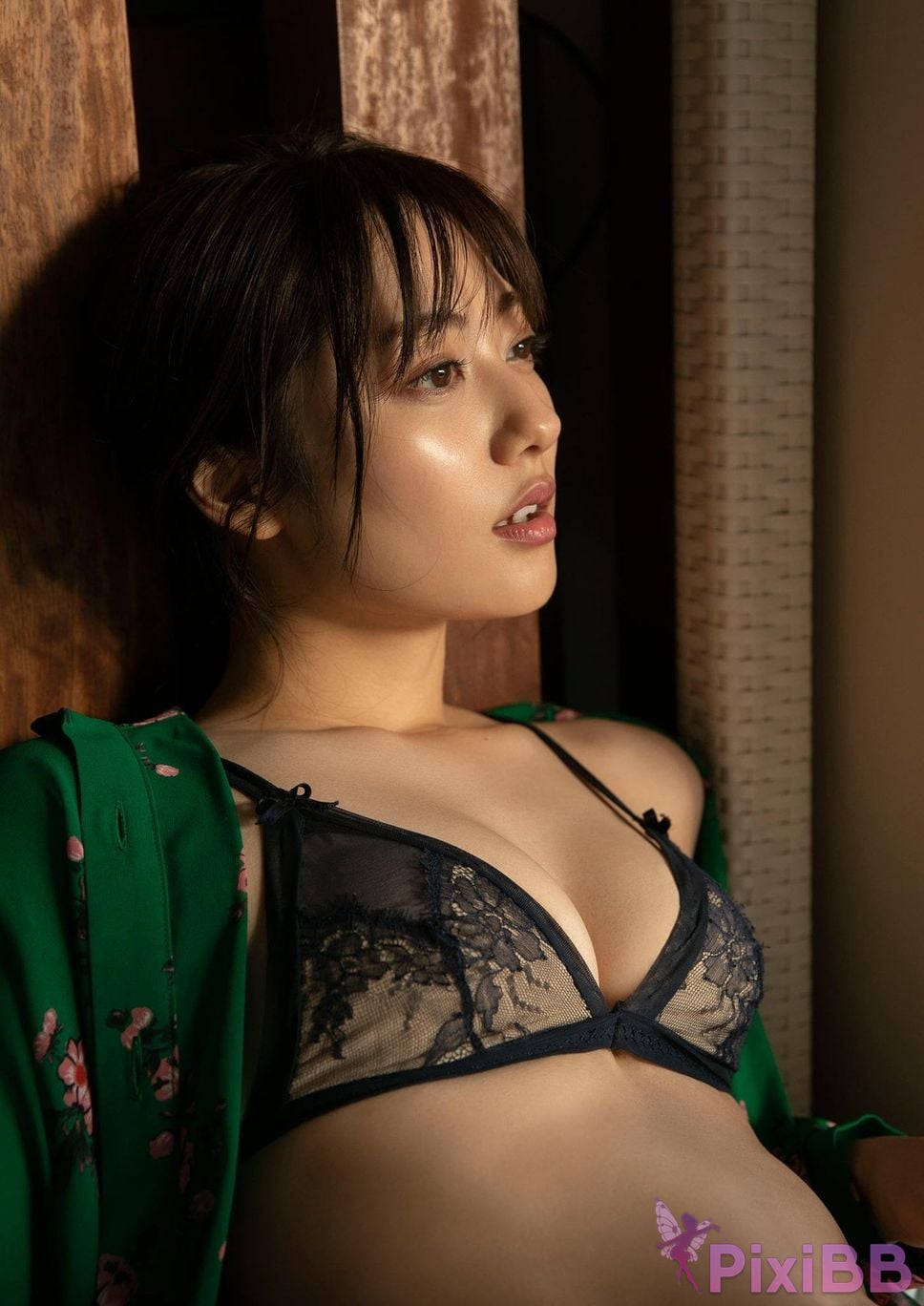 Japanese Idol Okuyama Kazusa Brilliant Body Spisan gravure photo book PixiBB.COM 033