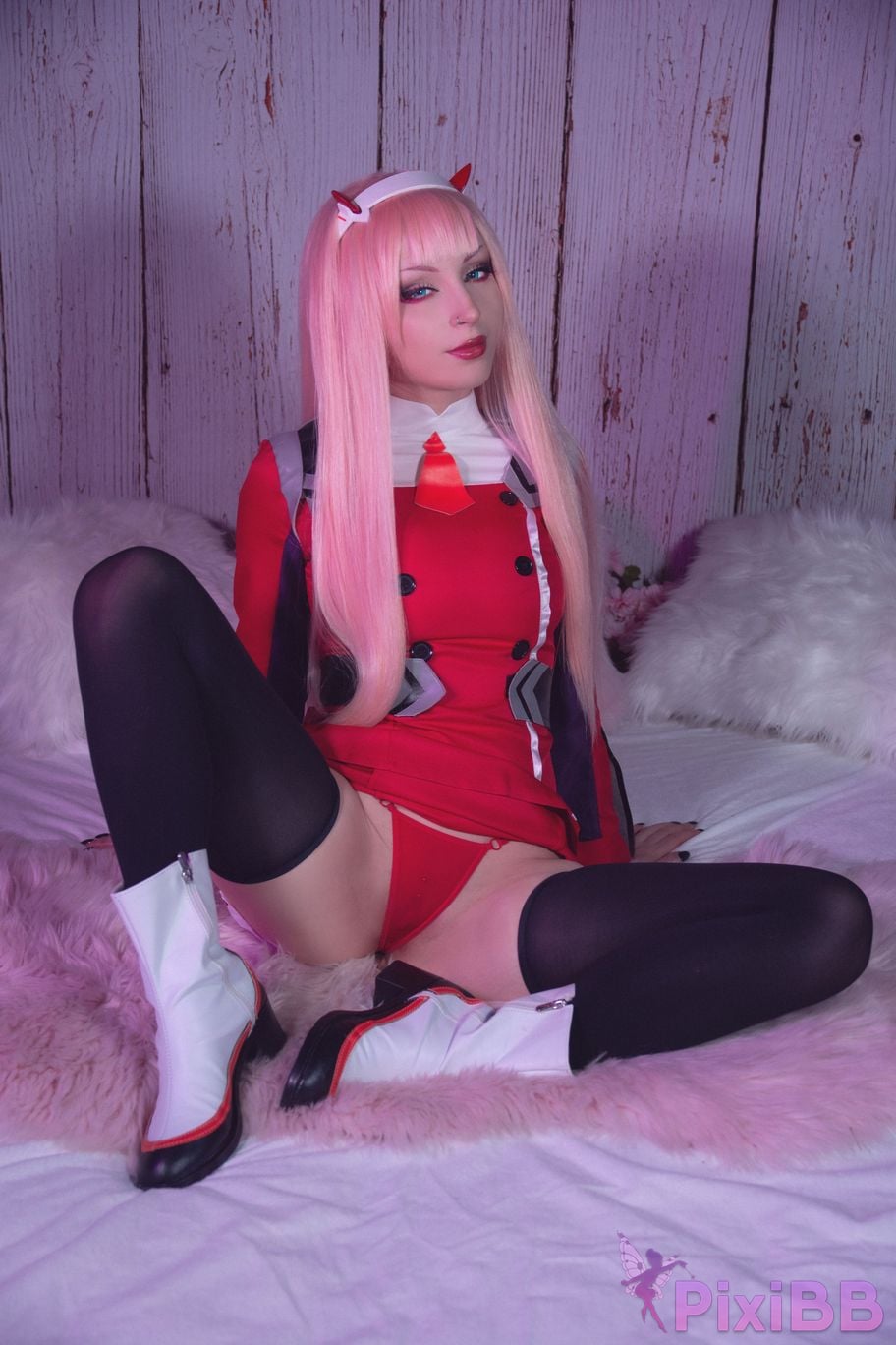ShiroKitsune Zero Two PixiBB.COM 2