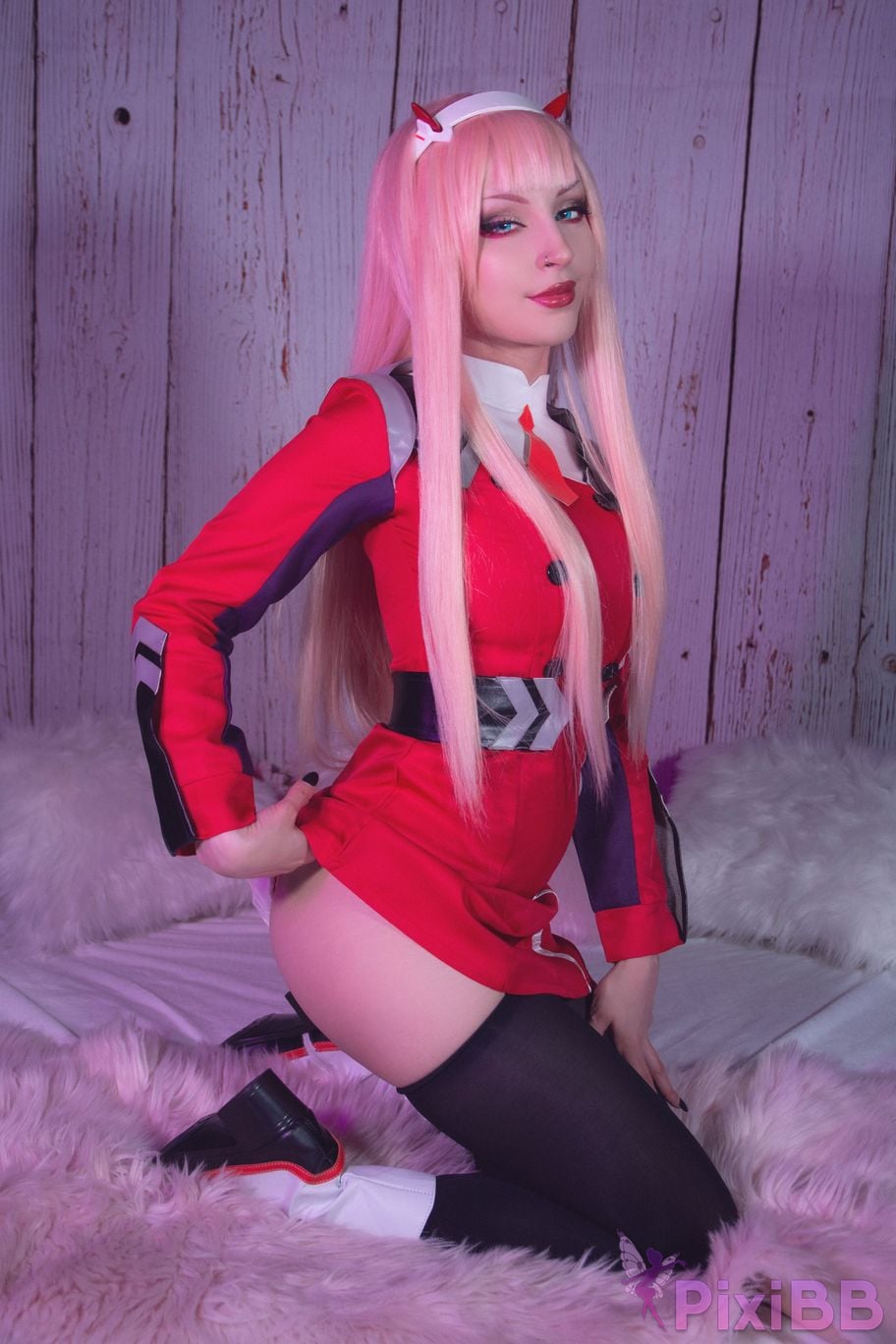 ShiroKitsune Zero Two PixiBB.COM 3