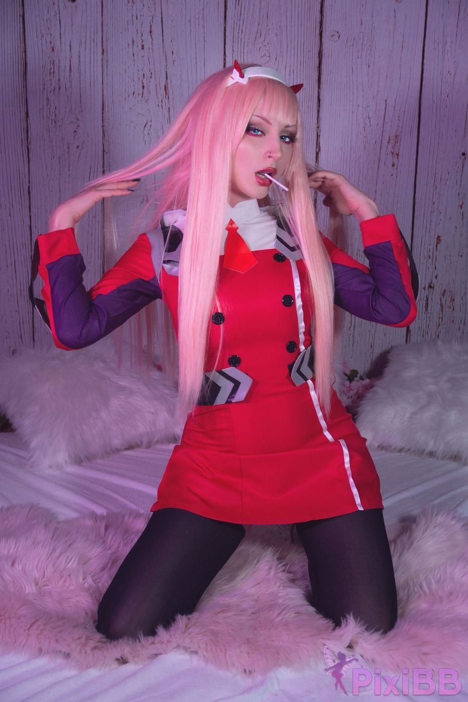 ShiroKitsune Zero Two PixiBB.COM 55